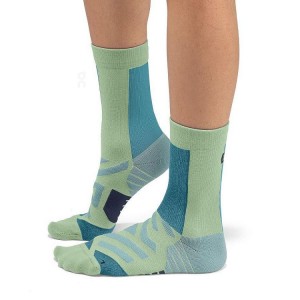 Green Men On Cloud Performance High Socks | IE_ON8041