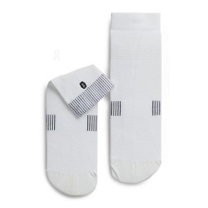 White Men On Cloud Ultralight Mid Socks | IE_ON8435