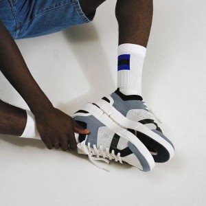 White / Blue Men On Cloud Tennis Socks | IE_ON1186