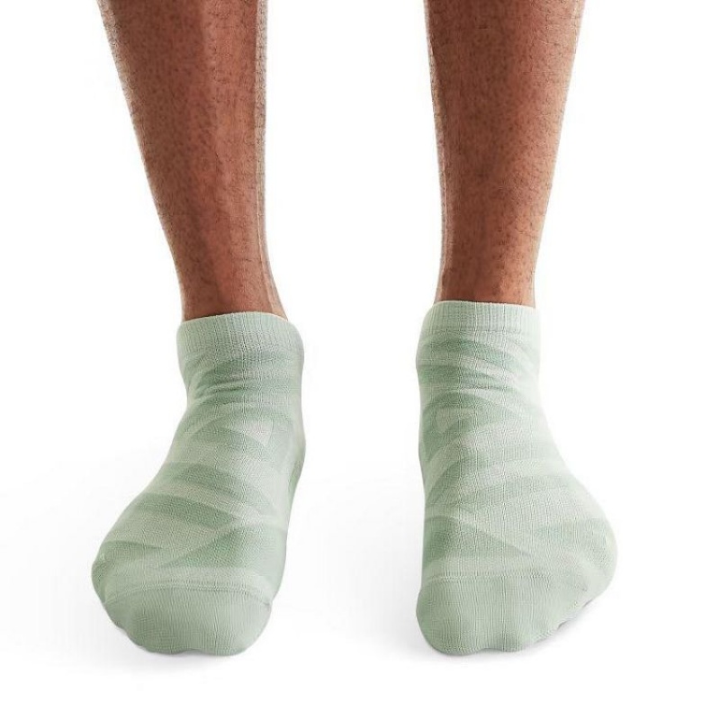 Green Men On Cloud Performance Low Socks | IE_ON8531