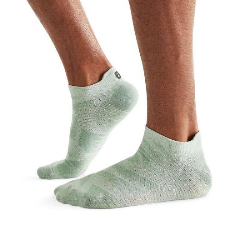 Green Men On Cloud Performance Low Socks | IE_ON8531