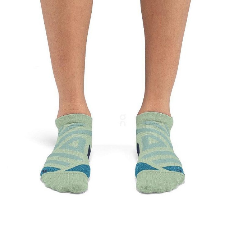 Green Men On Cloud Performance Low Socks | IE_ON8396