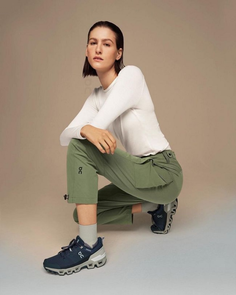 Green Women On Cloud Explorer Pants | IE_ON8709