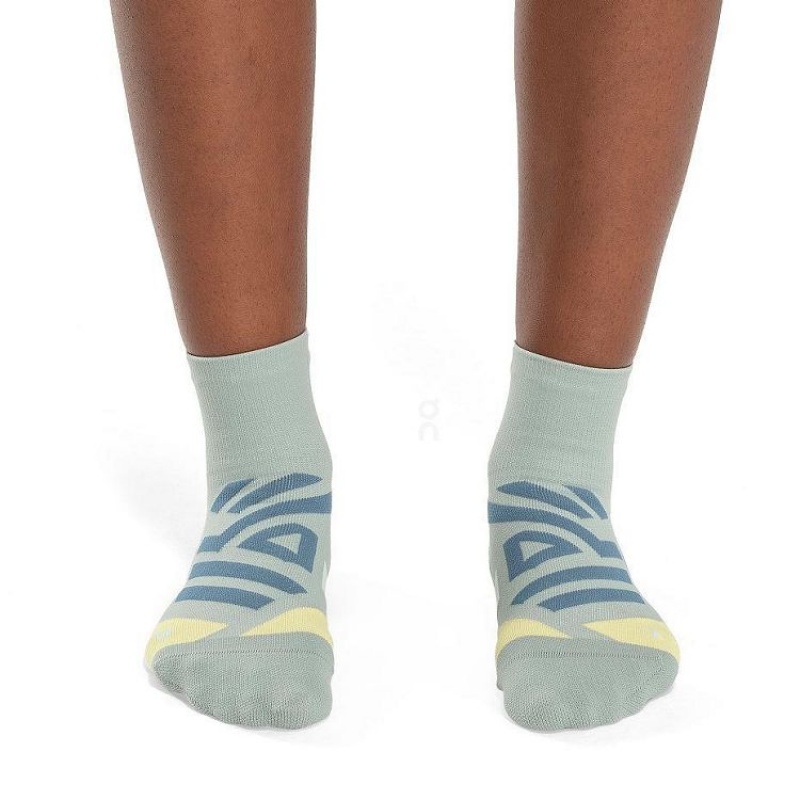 Green / Blue Men On Cloud Performance Mid Socks | IE_ON9142