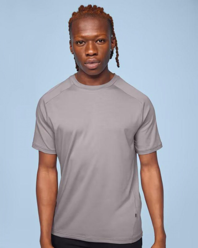 Grey Men On Cloud Focus-T T-shirts | IE_ON8962