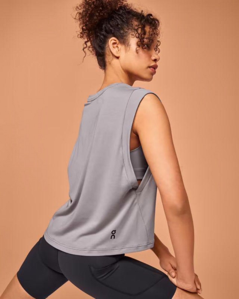 Grey Women On Cloud Focus Crop Tank | IE_ON9140