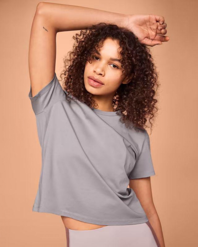 Grey Women On Cloud On-T T-shirts | IE_ON8125