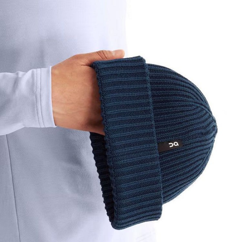 Navy Women On Cloud Studio Beanie | IE_ON8470