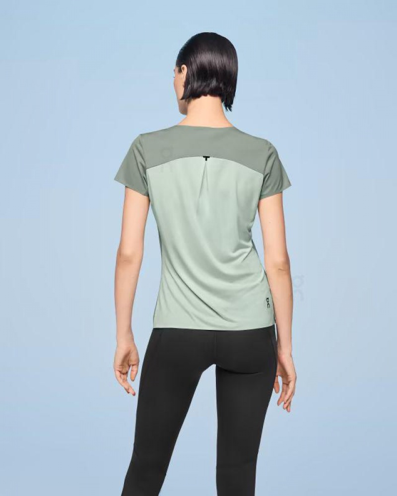 Olive Women On Cloud Performance-T T-shirts | IE_ON8179