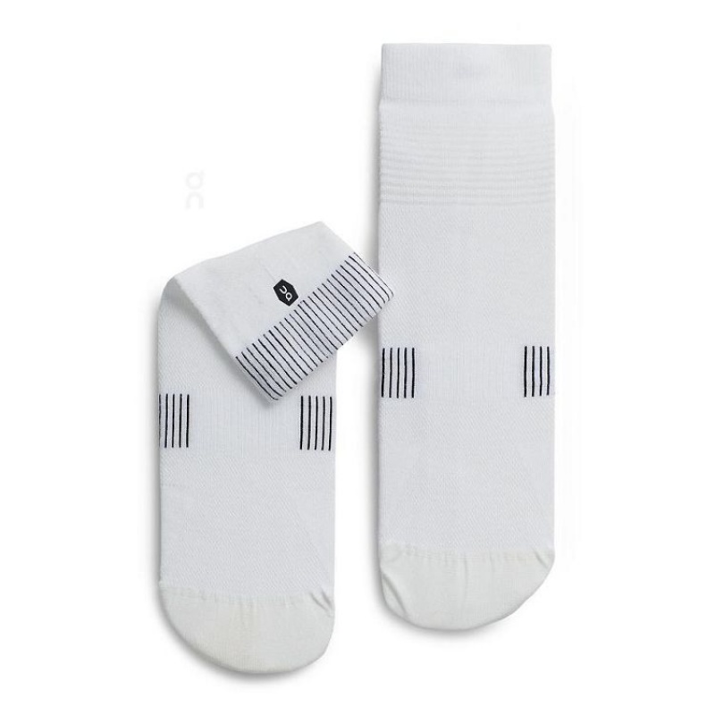 White Women On Cloud Ultralight Mid Socks | IE_ON9040